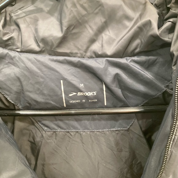 Brooks Running Puffer Jacket - Picture 2 of 3